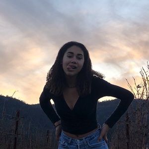 Meet your Posher, Talia